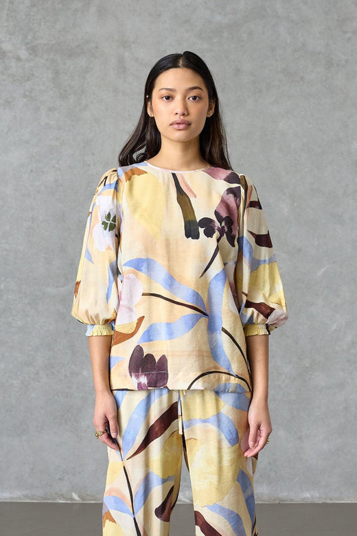 Love & Divine - Love1568 19952 - 813 - Antique Flower Bluser 