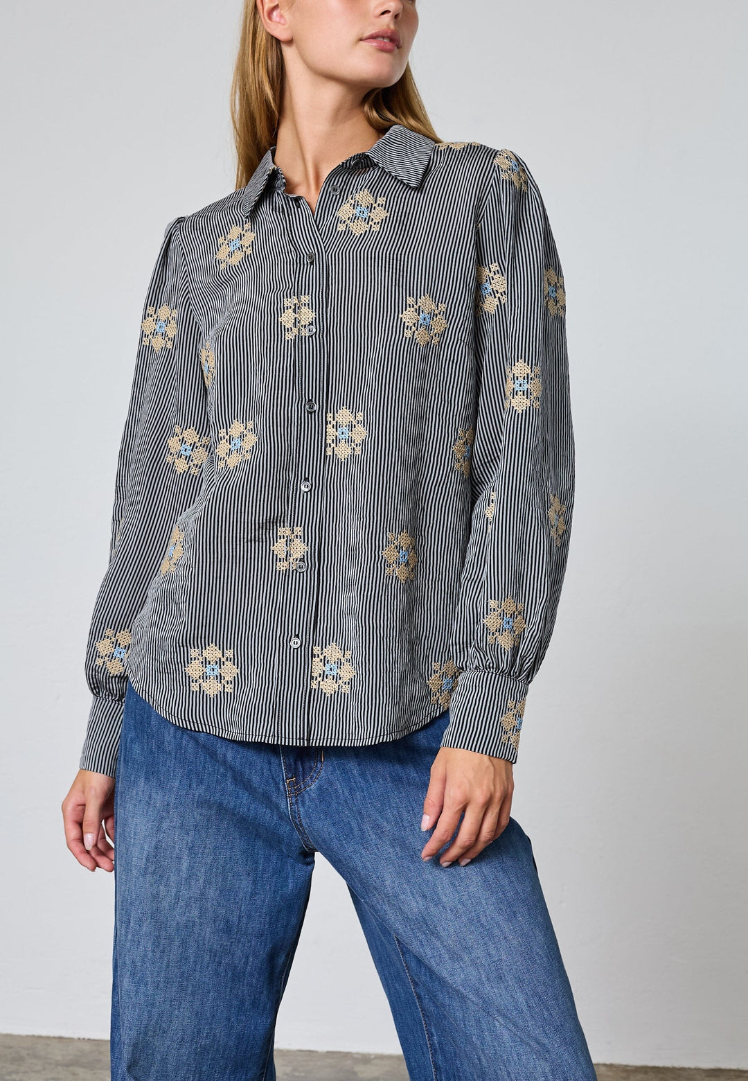 Love & Divine - Love919-19 19331 - 831 - Black Stripes Skjorter 