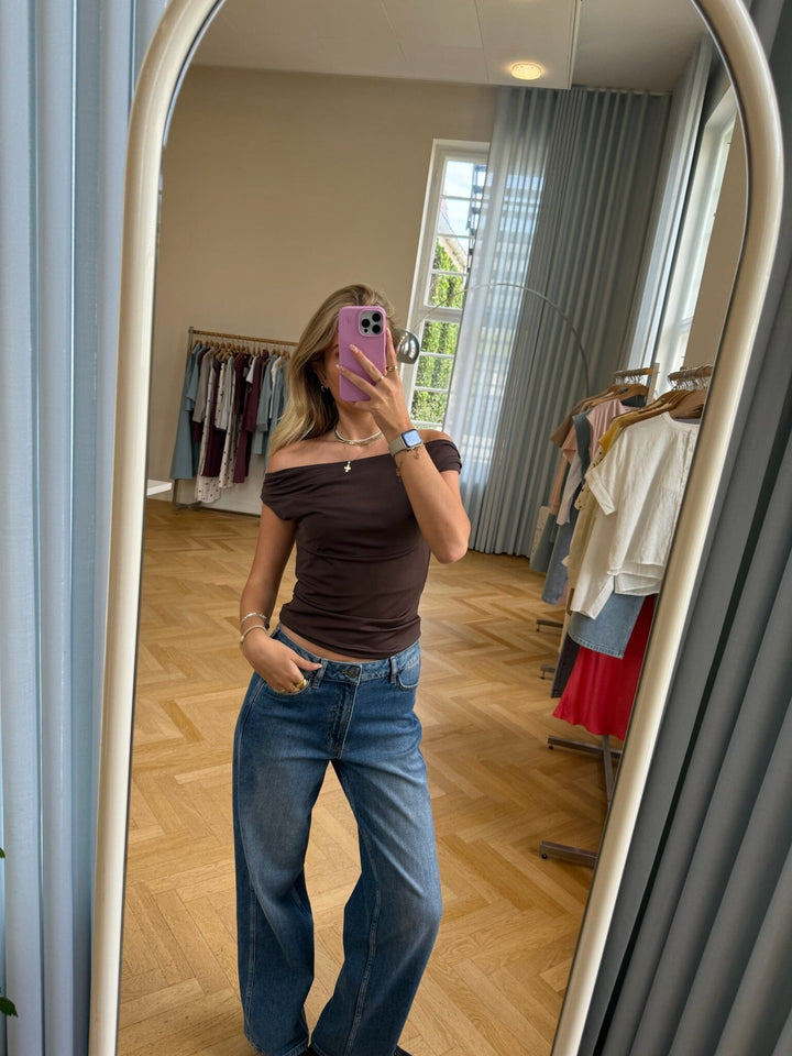 Modström - Himamd Off-Shoulder Top 57928 - 5508 - Seal Brown Toppe 