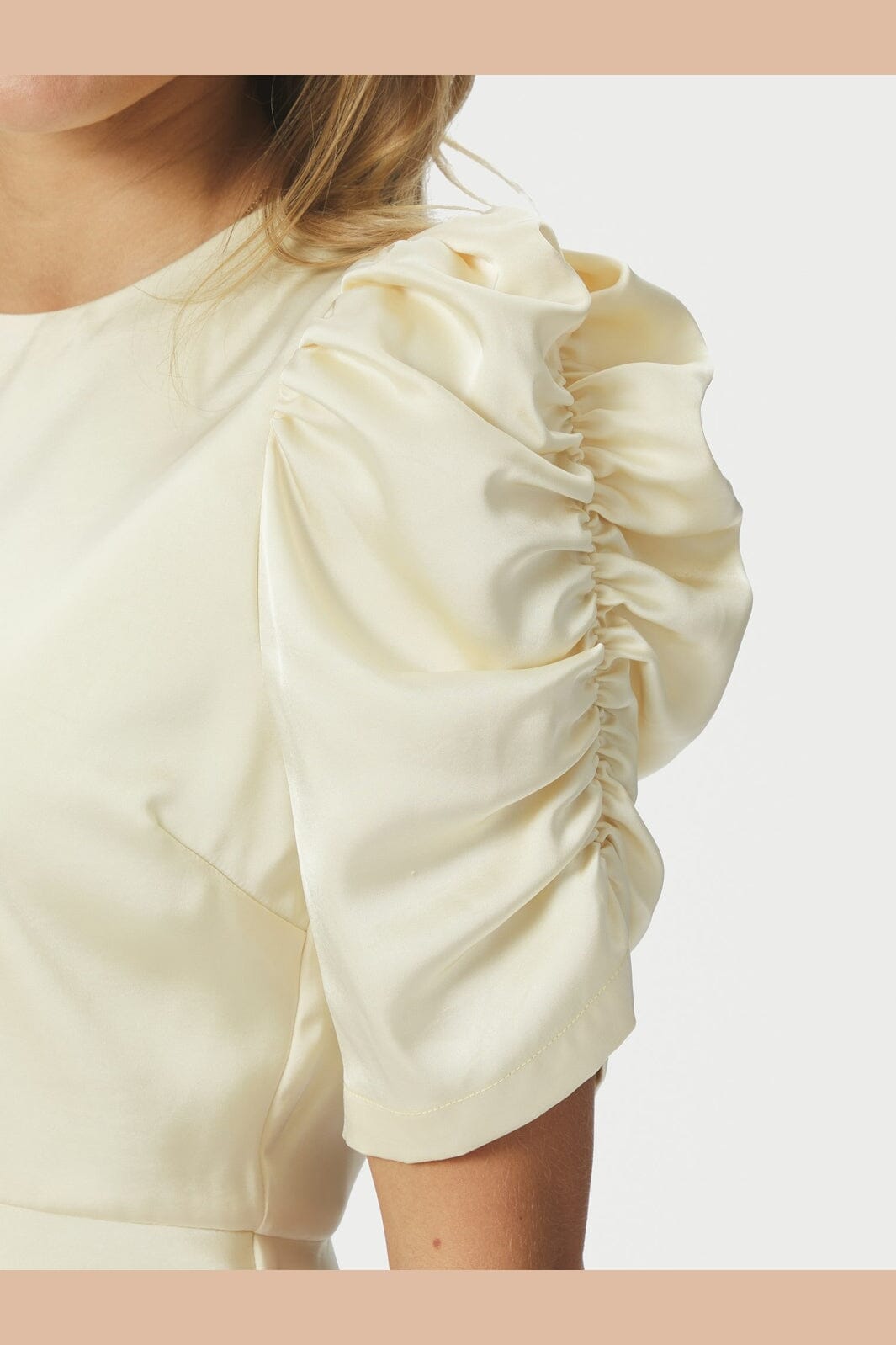 Neo Noir - Benua Heavy Sateen Blouse 167069 - 191 - Light Yellow