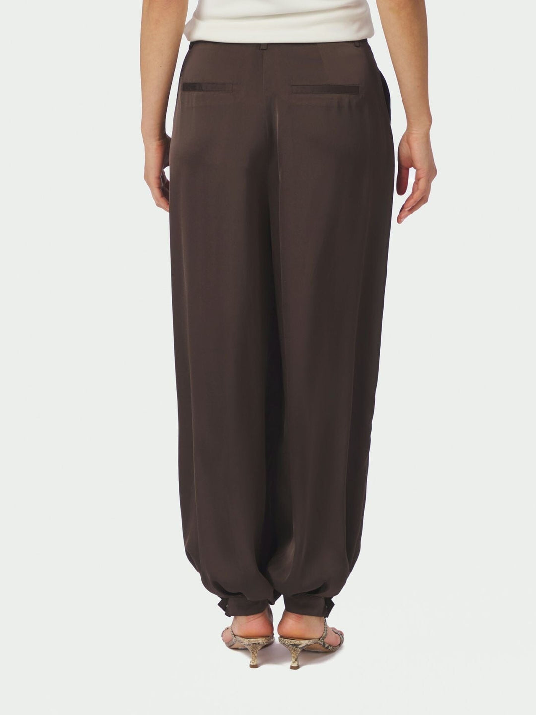 Neo Noir - Fayla Drapy Satin Balloon Pants 167418 - 676 - Dark Brown Bukser 