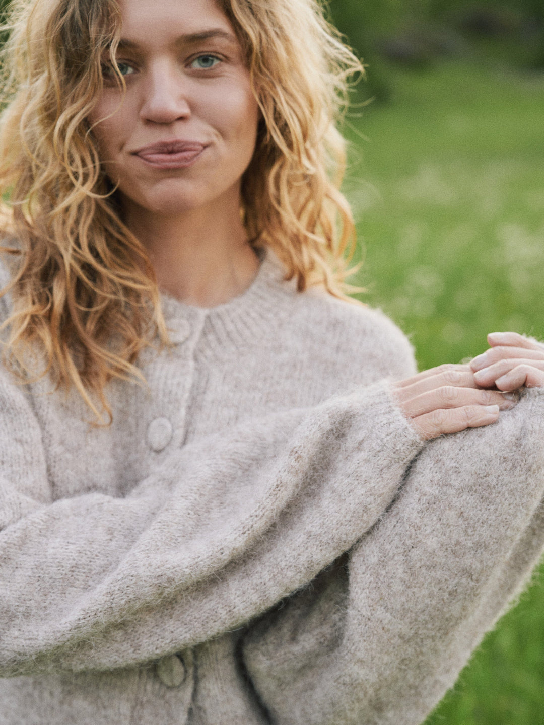 Neo Noir - Gio Fluffy Knit Cardigan 168524 - 976 - Beige Melange Cardigans 