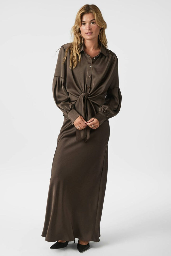 Neo Noir - Naja Satin Shirt 160801 - 676 - Dark Brown