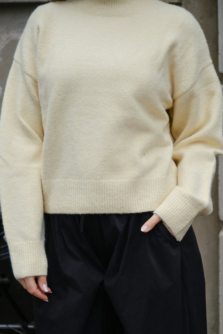 Neo Noir - Paulina Knit Blouse 159703 - 416 - Butter Yellow Strikbluser 