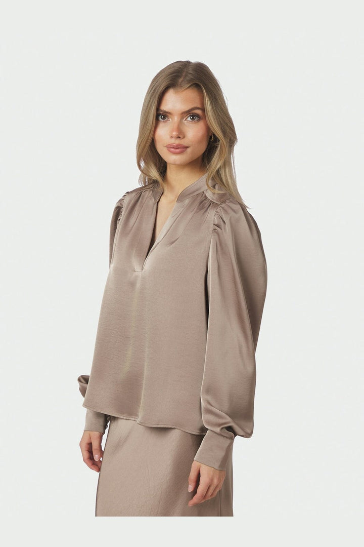 Neo Noir - Rosslyn Heavy Sateen Blouse 163769 - 811 - Dark Taupe