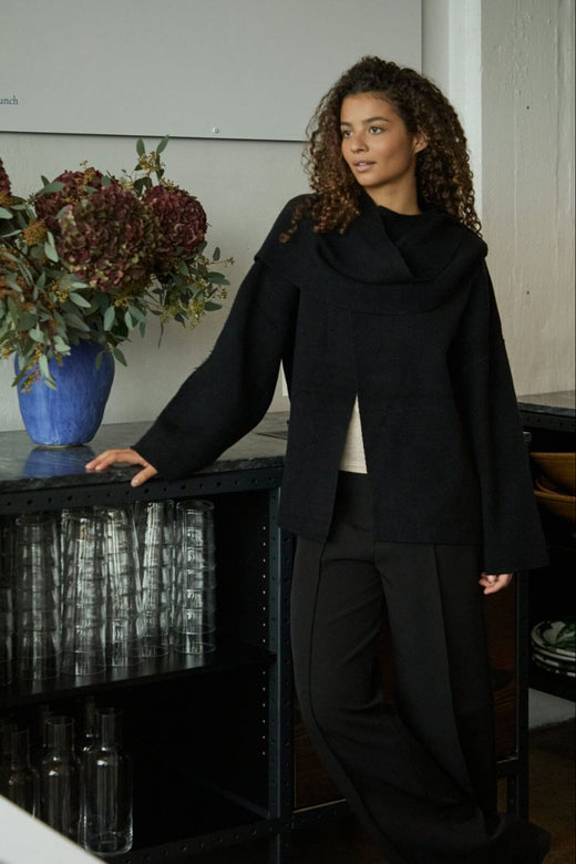 Neo Noir - Wals Knit Scarf Blouse 166203 - 100 - Black Strikbluser 