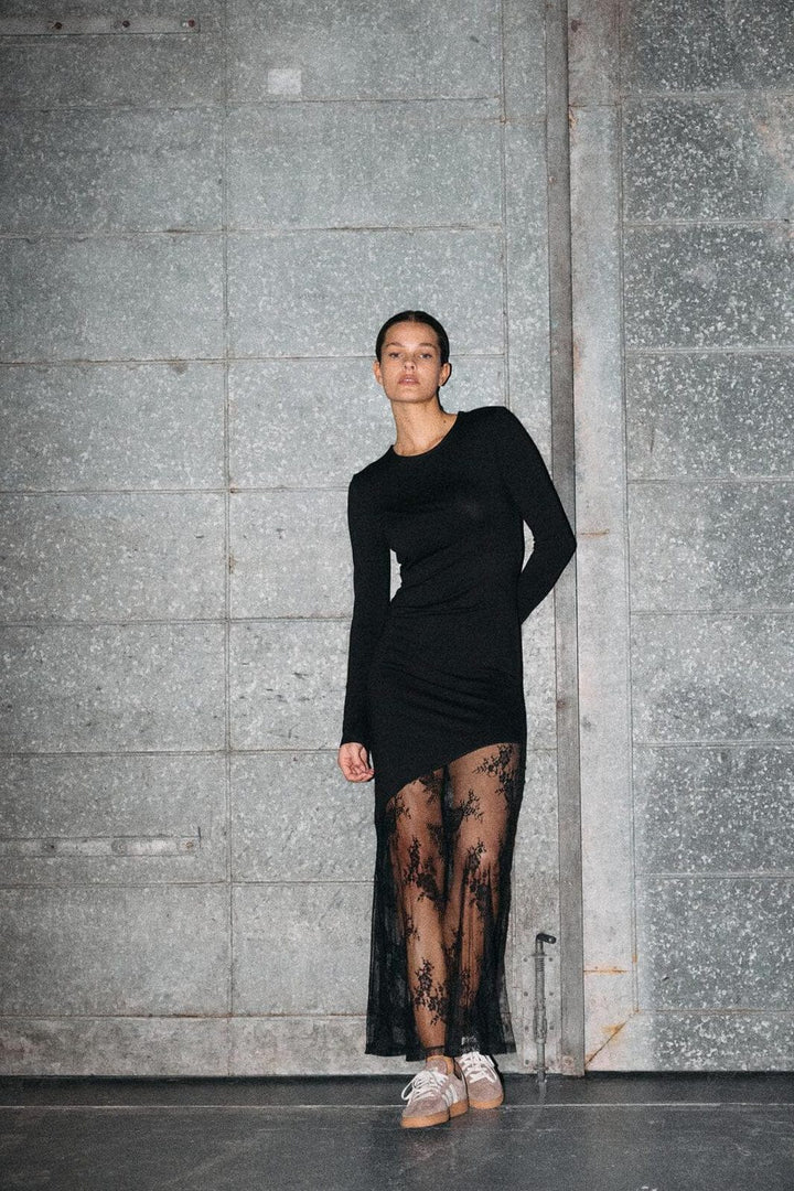 Noisy May - Nmtika L/S Long Assym Lace Insert Dress - 4895665 Black