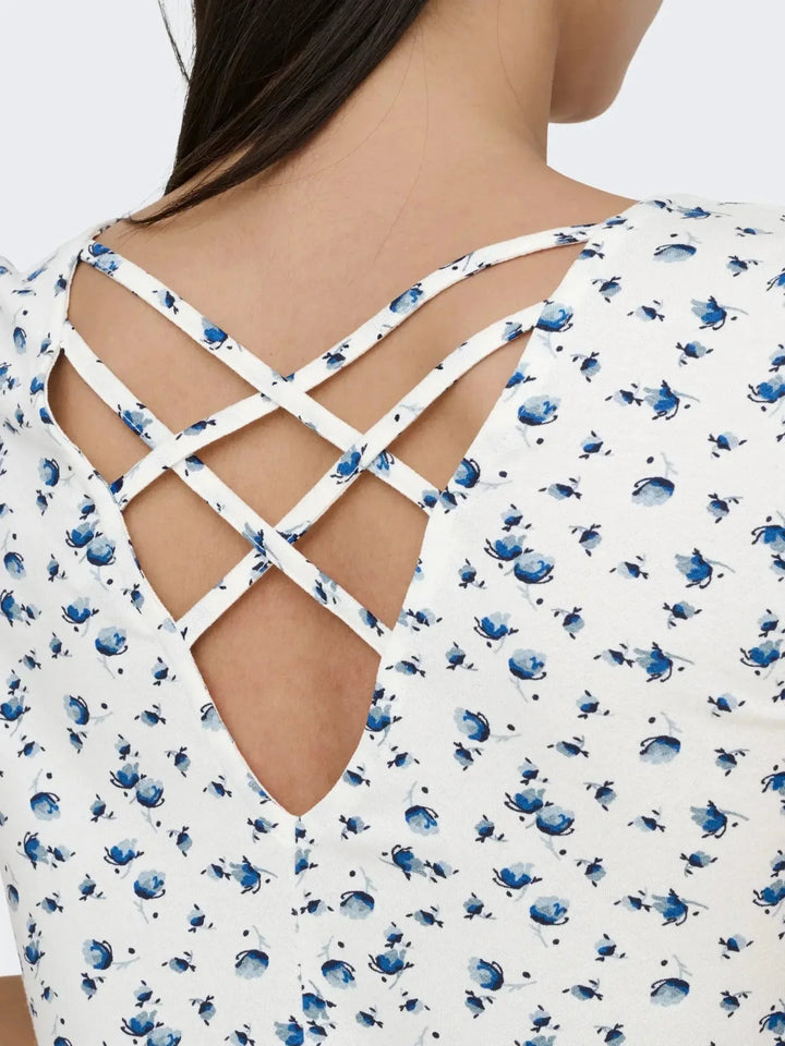 Only - Onlbera Back Lace Up S/S Top - 4967491 Cloud Dancer Tania Blue Flower T-shirts 
