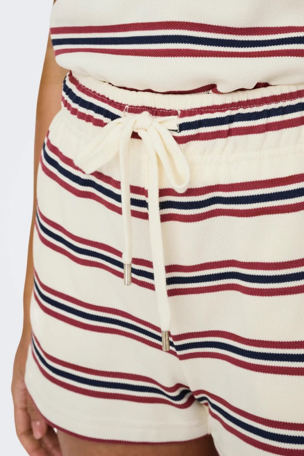 Only - Onlevie Shorts - 4793080 Antique White Navy Blazer+Ruby Wine