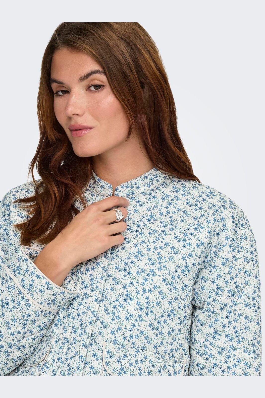 Only - Onlhallie Quilted Jacket - 4983149 Cloud Dancer Blue Ditsy