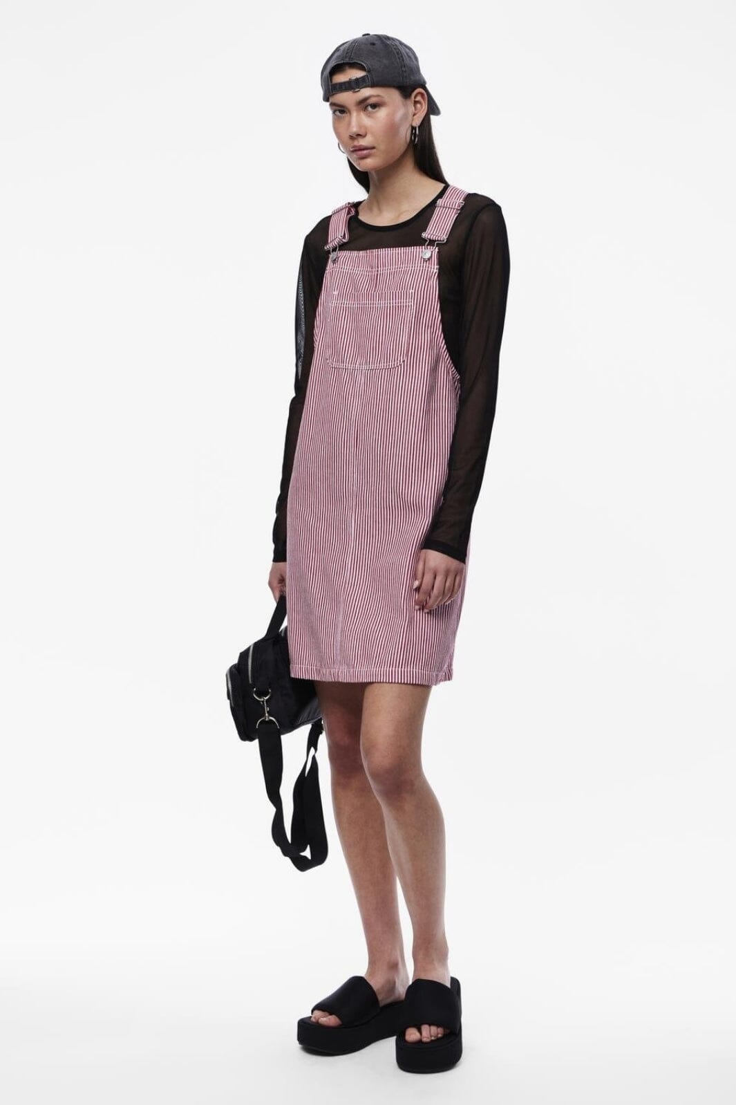 Pieces - Pcallo Dungaree Dress Fsy - 4464992 Salsa Cloud Dancer Stripes Kjoler 