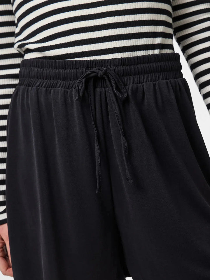 Pieces - Pcanora Shorts - 4472426 Black Shorts 