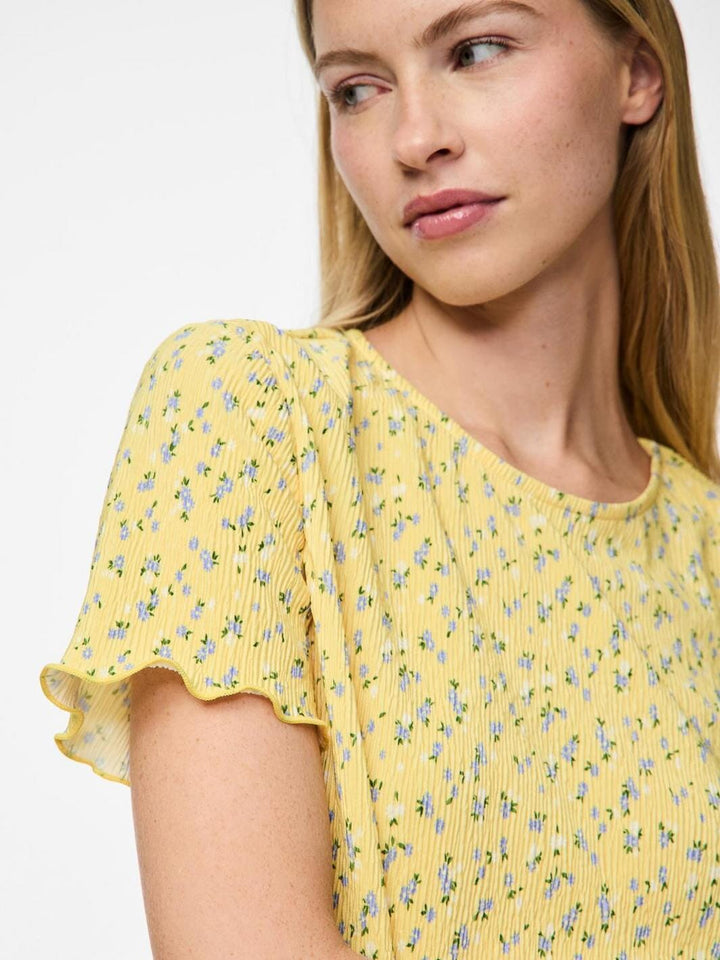Pieces - Pcflora Ss O-Neck Top - 4699173 Pale Banana Small Flower