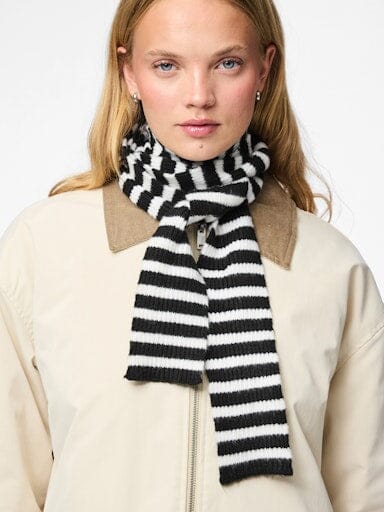 Pieces - Pcjaya Long Narrow Scarf - 4831000 Black Bright White Tørklæder 