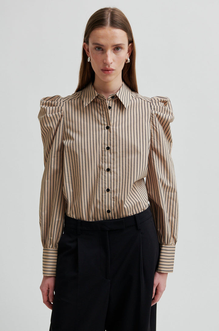 Second Female - Serina Slim Shirt 60489 - 6016 Camel Skjorter 