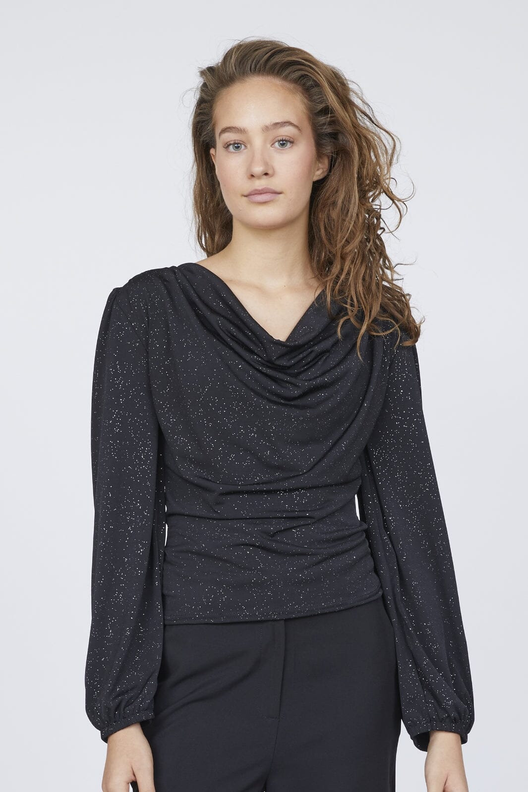 Sisters Point - Cash-Top2 - 001 Black/Silver Bluser 
