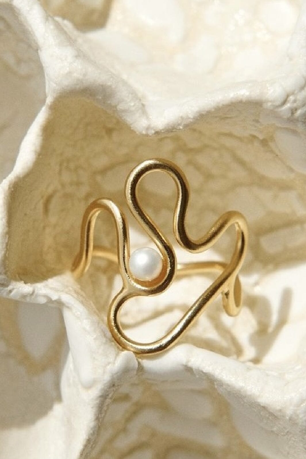 Pernille Corydon Jewellery - Bay Pearl Ring - Gold Plated Ringe 